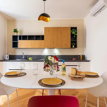 10' From The Sea, In The Center Of Appartement *