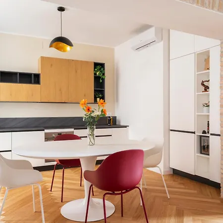 10' From The Sea, In The Center Of Apartman